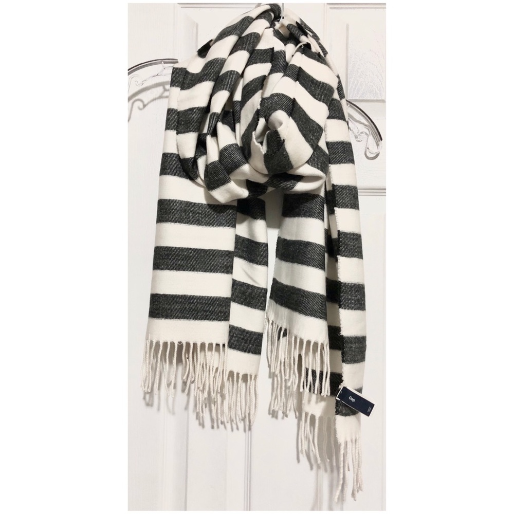 💥FINAL💥Women’s GAP Scarf